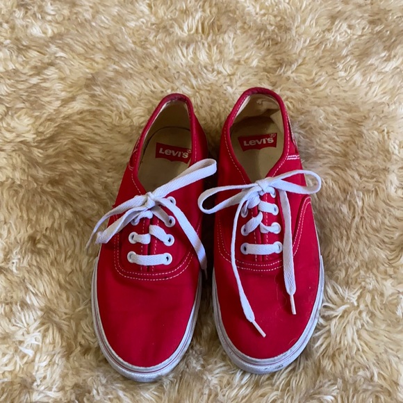 Red Low Cut Levi’s Sneakers - Picture 1 of 9